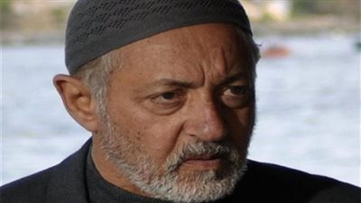 حاولت زوجتة التخلص منه وأتهم جهات سيادية لمحات من حياة الفنان عبد العزيز مخيون