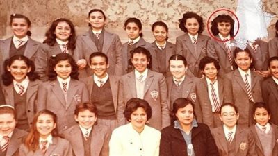 هذه الطفلة أصبحت فنانة شهيرة ووالدها نجم كبير في مصر.. لن تصدق من هي؟