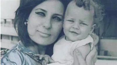 هذه الطفلة أصبحت فنانة مشهورة أشهر أفلامها مع عادل إمام .. لن تصدّق من تكون