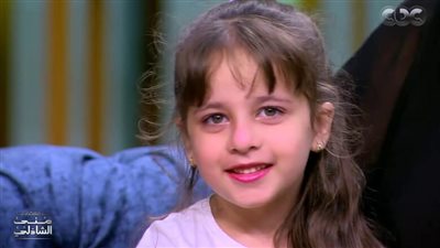 هذه الطفلة هي حفيدة فنان مصري شهير من هو؟