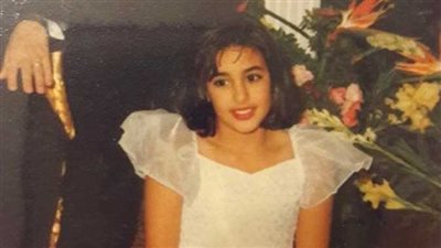 هذه الطفلة أصبحت أجمل الفنانات وتنافس النجوم.. خمنوا من هي