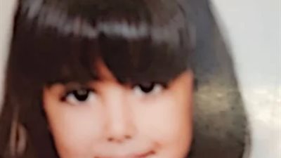 هذه الطفلة أصبحت أجمل الفنانات وتزوجت رجل أعمال غير حياتها.. لن تصدق من هي