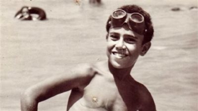 هذا الطفل أصبح فنان شهير ومن أبرز نجوم مسرح مصر.. من يكون؟