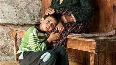 يحكي أنه كان يوجد طالبا في المدرسة..وكان يغيب مرتين في الأسبوع