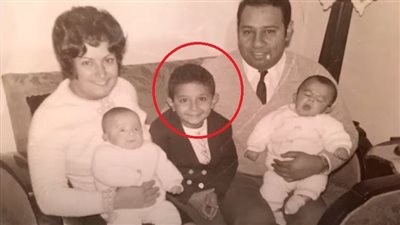 هذا الطفل أصبح أشهر فنان كوميدى واشتهر بعد  سن الخمسين 