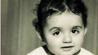 هى الطفله اصبحت مغنيه لبنانيه مشهور وبنتلغبط بينها وبين مغنيه مصريه طلعت مع محمد فؤاد فى فيلم 